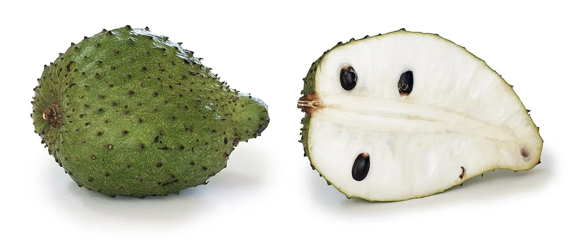 Corossol, fruit tropical associé aux jus et desserts guadeloupéens
