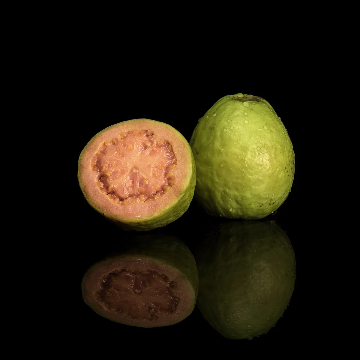 Goyave, fruit tropical utilisé dans la cuisine guadeloupéenne